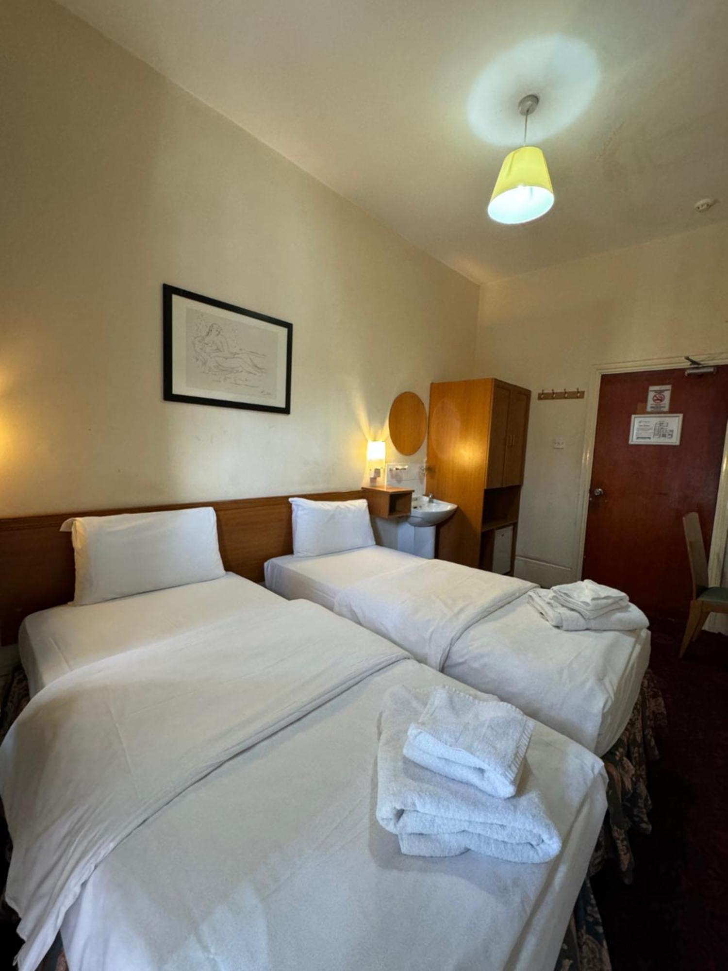 Bridge Park Hotel London Bagian luar foto