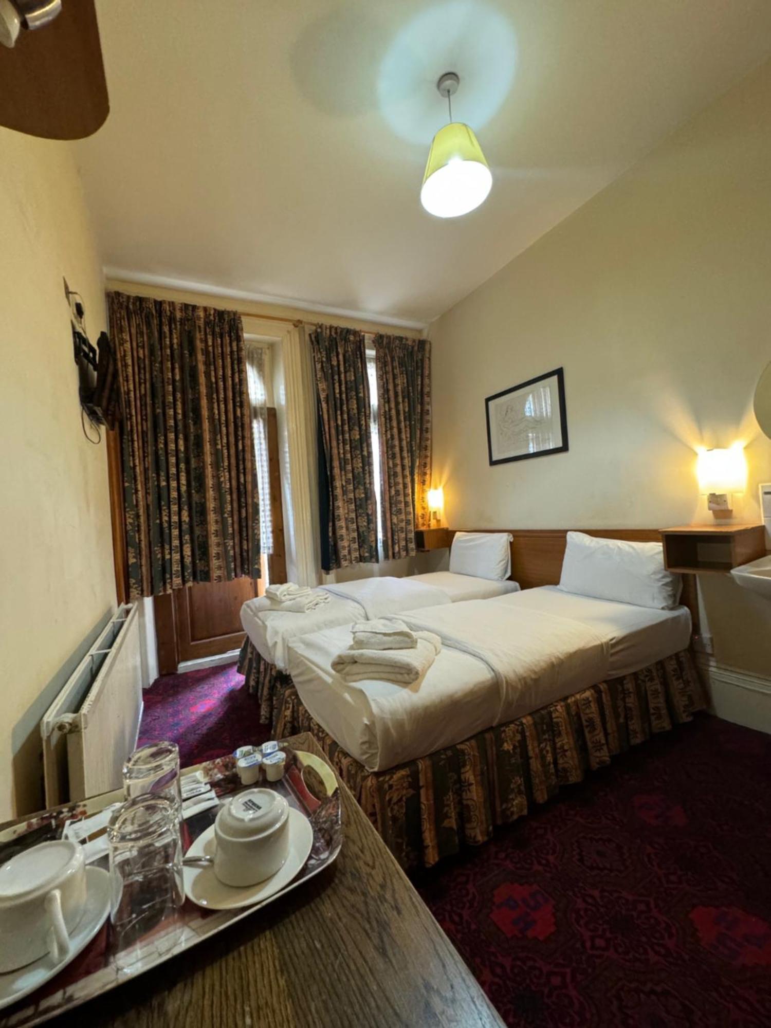 Bridge Park Hotel London Bagian luar foto