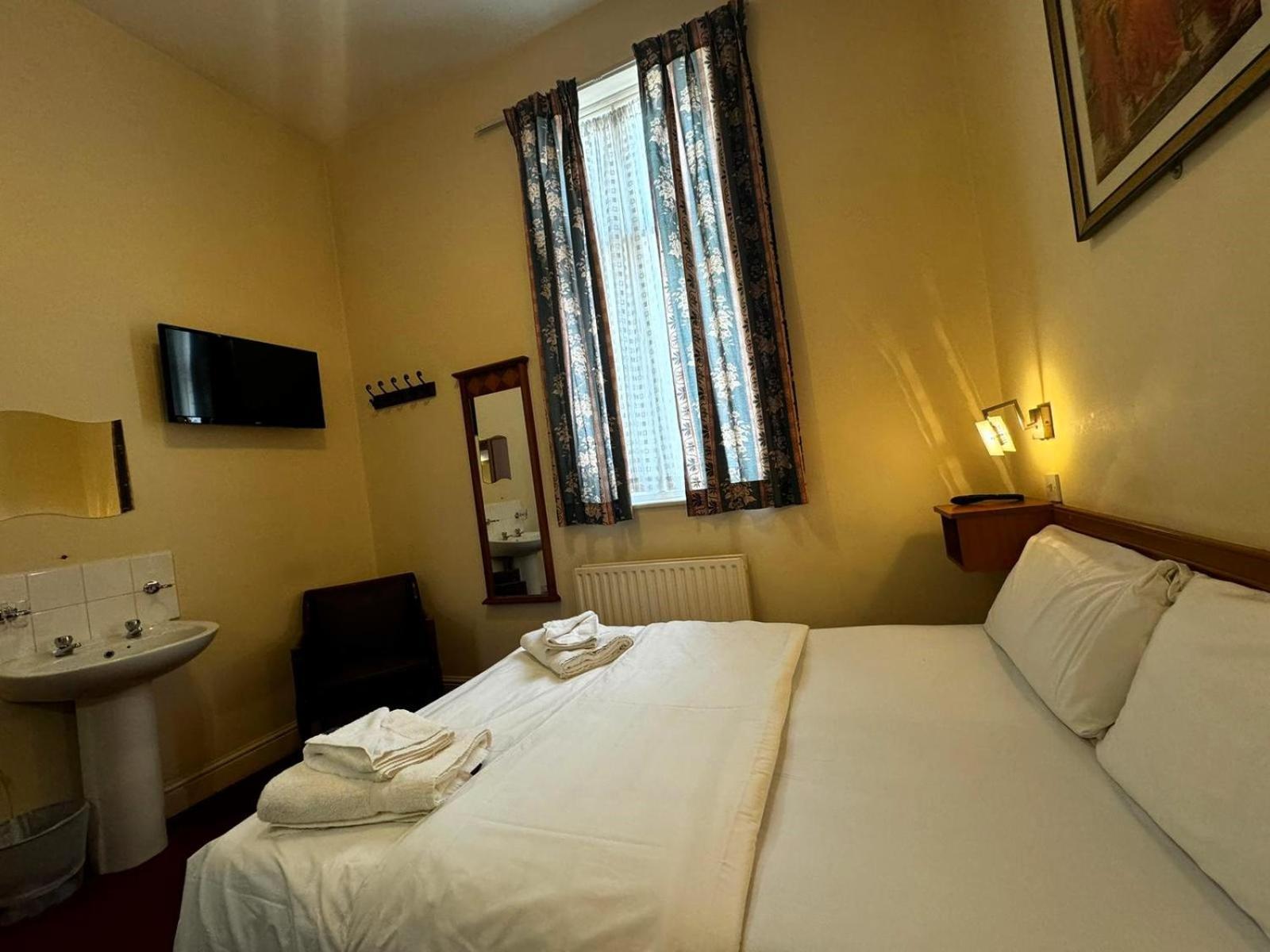 Bridge Park Hotel London Bagian luar foto