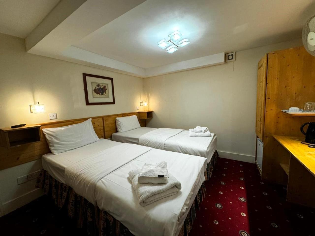 Bridge Park Hotel London Bagian luar foto