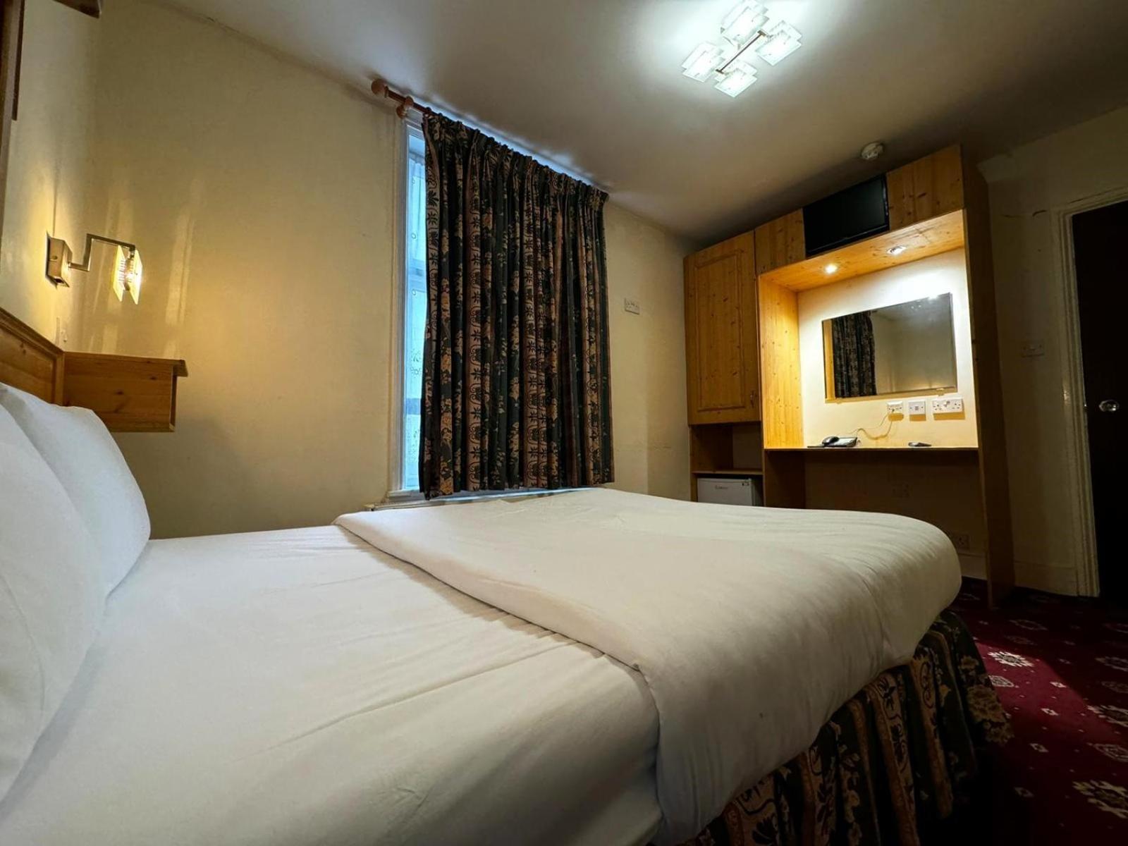 Bridge Park Hotel London Bagian luar foto