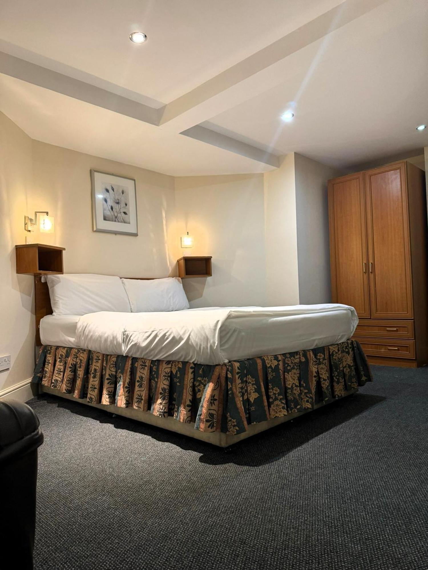Bridge Park Hotel London Bagian luar foto
