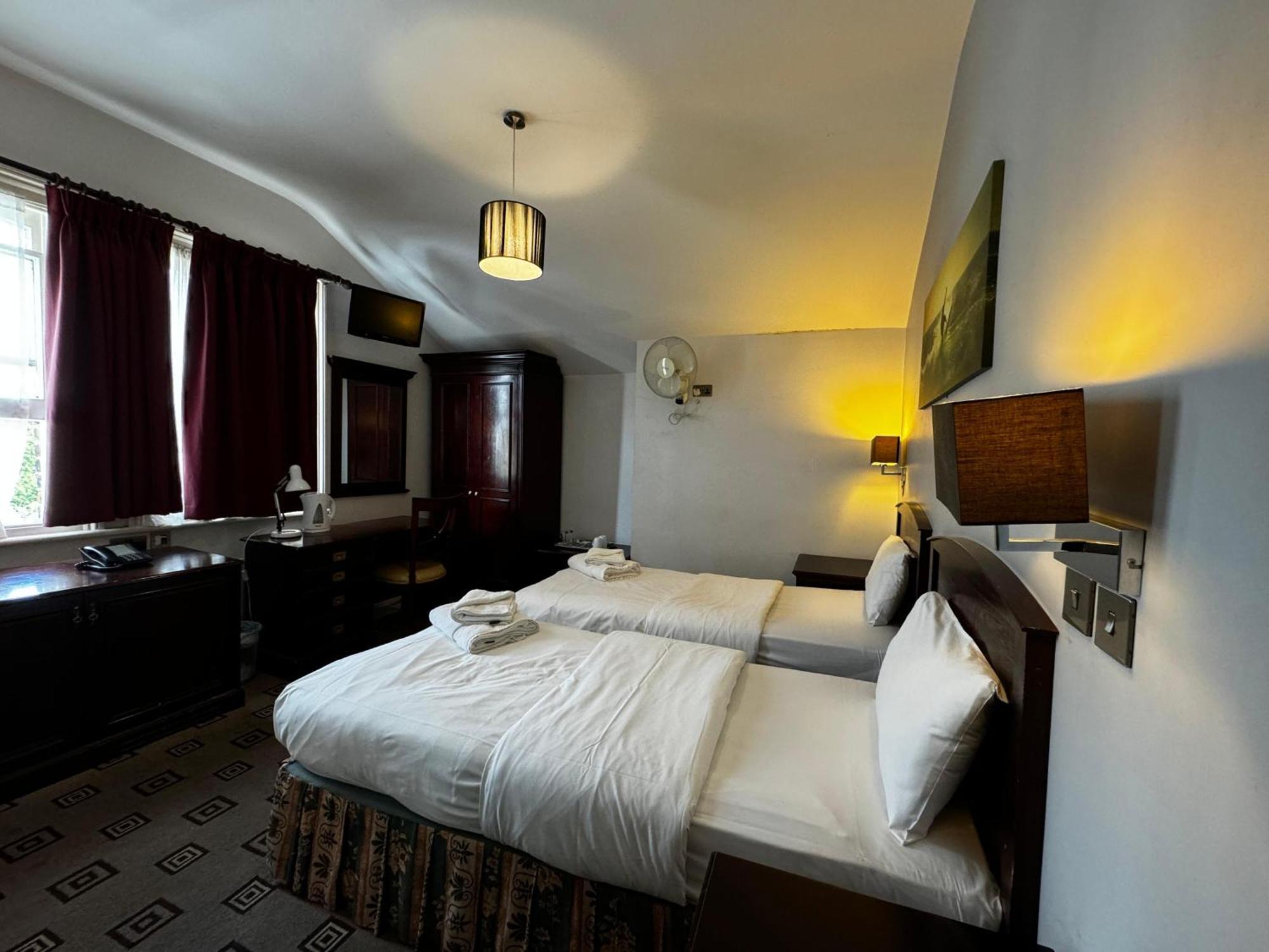 Bridge Park Hotel London Bagian luar foto