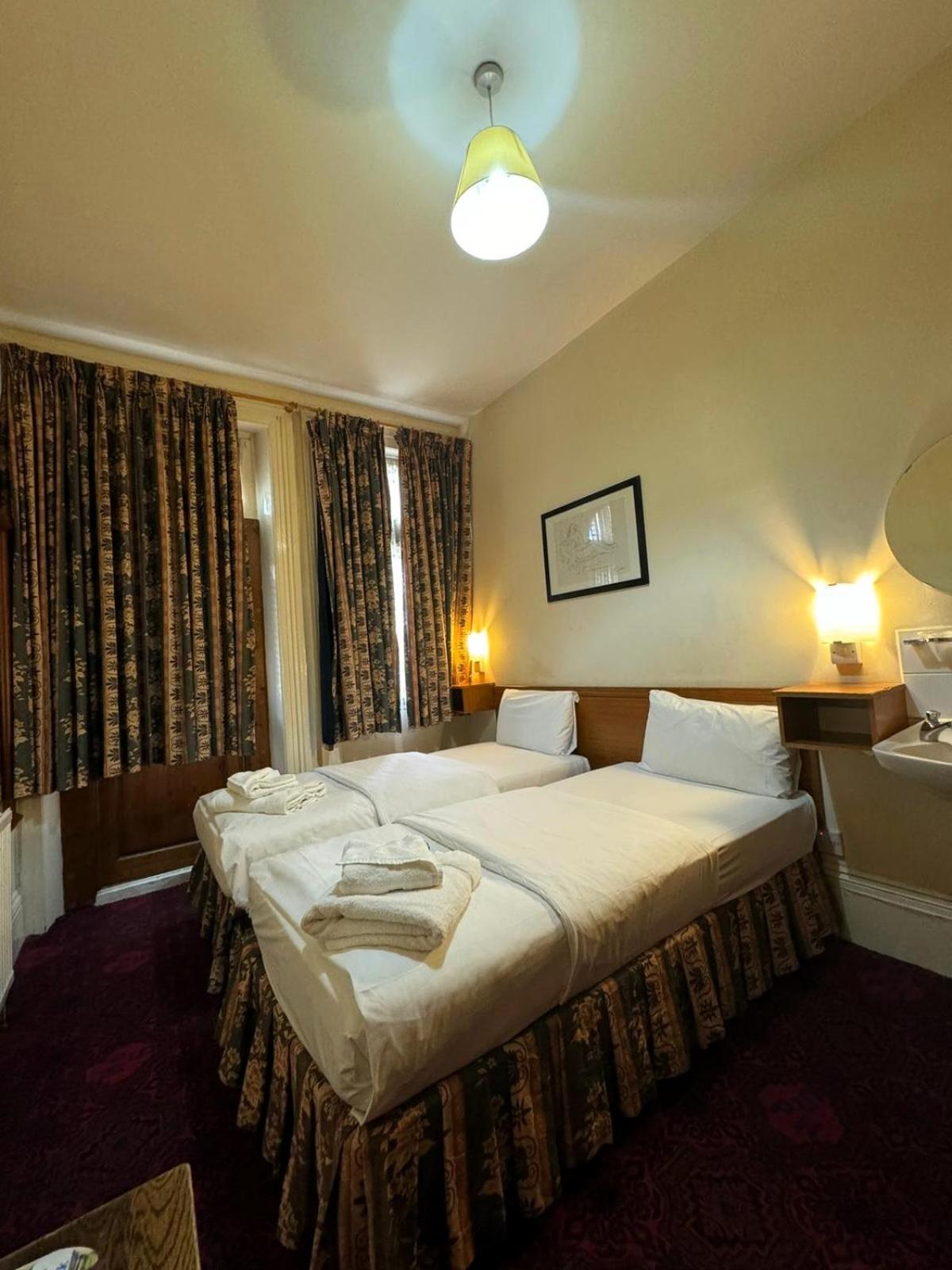 Bridge Park Hotel London Bagian luar foto