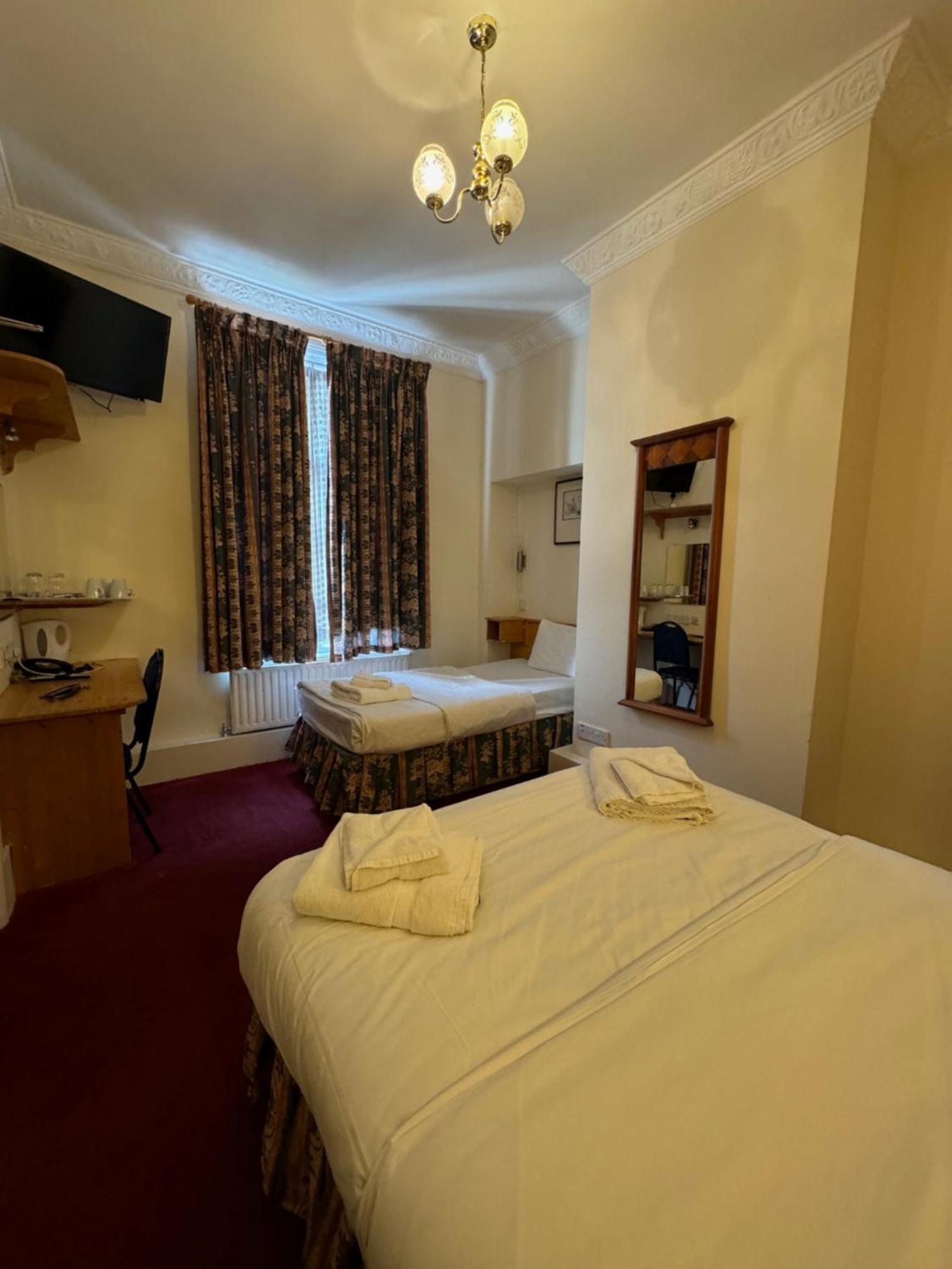 Bridge Park Hotel London Bagian luar foto